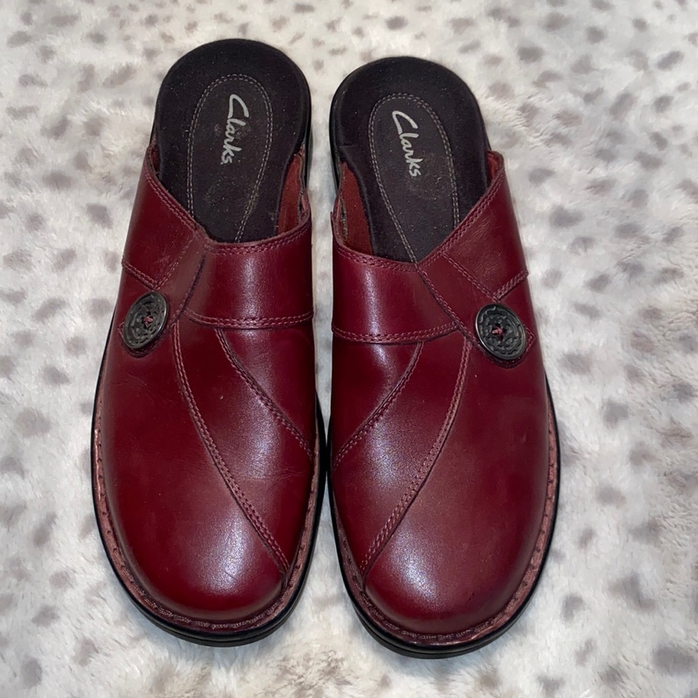 Clarks Women’s Flat Slip Ons Leather Size 10